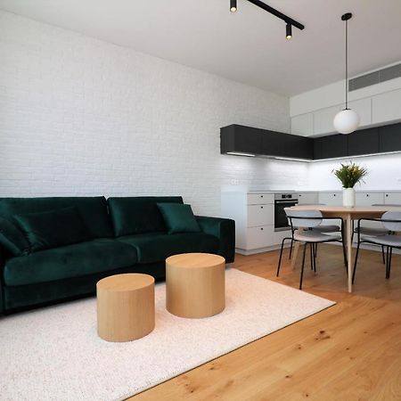 Sky Park New 1-Bedroom Apartment Bratislava Luaran gambar